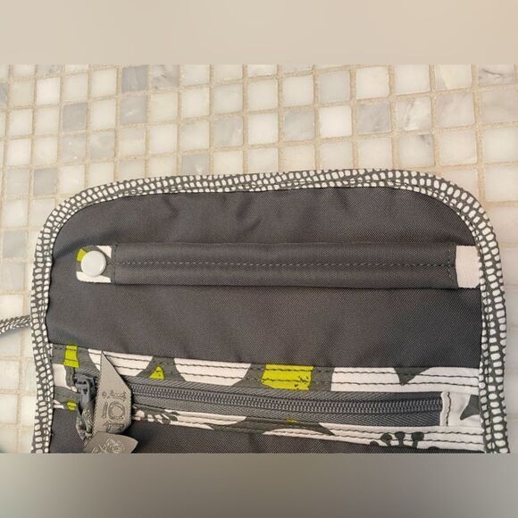 Iota Chic NWT Travel Jewelry Roll Storage Bag - Picture 3 of 10